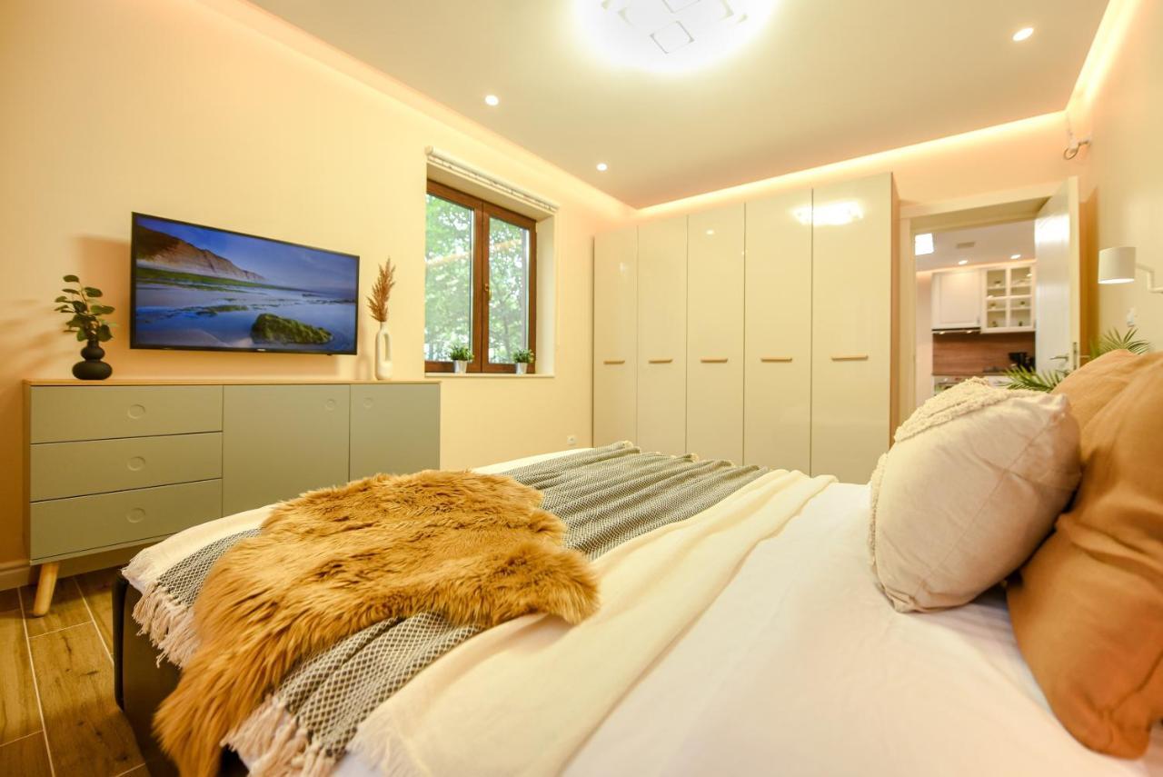 Green Leafy Brasov - Ideal 2 Bedroom Apartment Екстер'єр фото