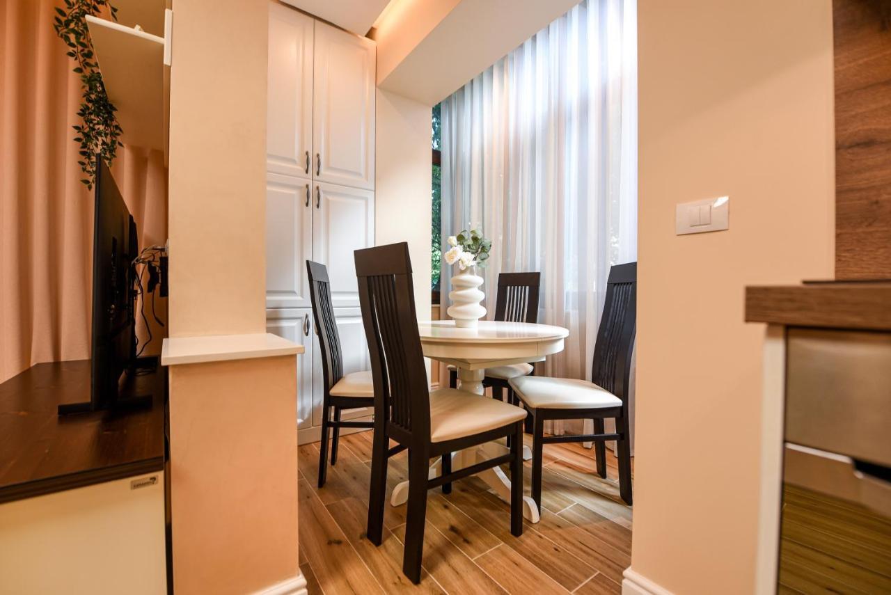 Green Leafy Brasov - Ideal 2 Bedroom Apartment Екстер'єр фото