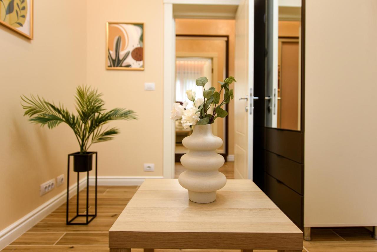 Green Leafy Brasov - Ideal 2 Bedroom Apartment Екстер'єр фото