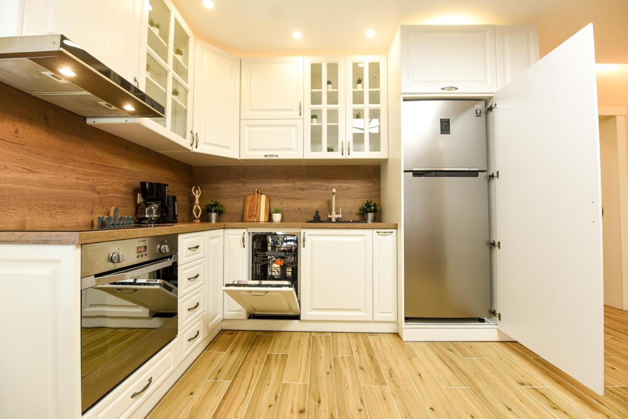 Green Leafy Brasov - Ideal 2 Bedroom Apartment Екстер'єр фото